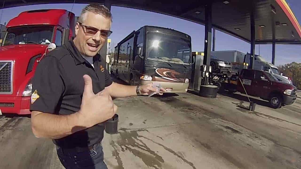 The Dos and Don'ts of Parking Your RV at a Truck Stop