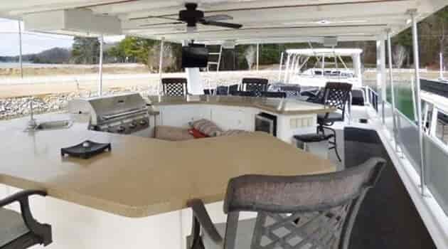 houseboat fly bridge