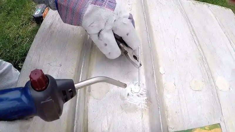 How to fill screw holes in aluminum boat