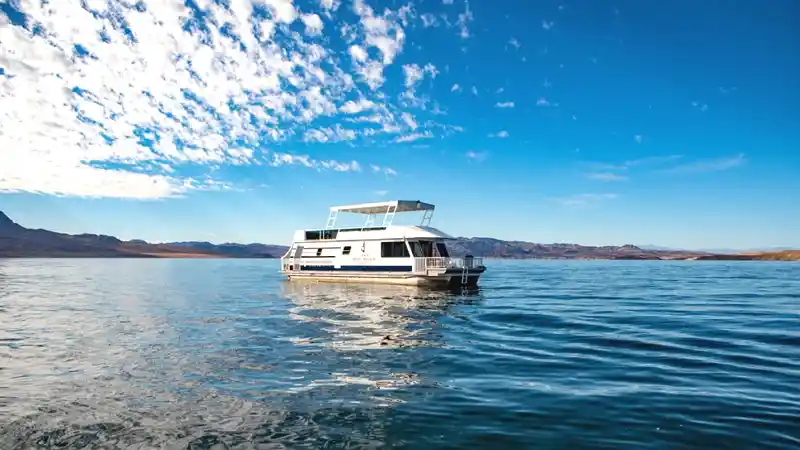 Can You Live On A Houseboat On Lake Mead