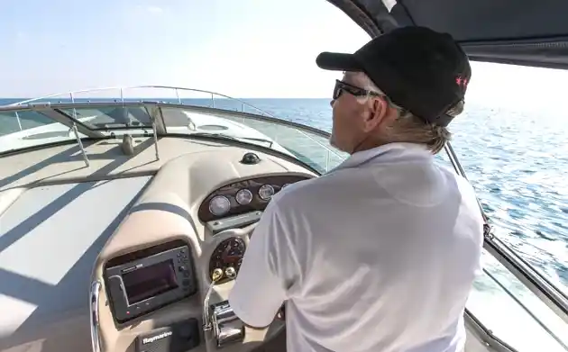 Chartplotter vs GPS - guide