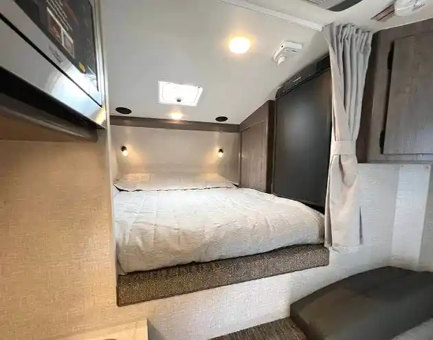Lance 650 Truck Camper