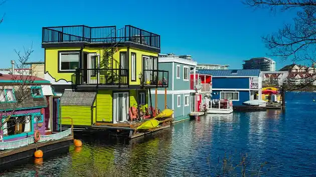 houseboat