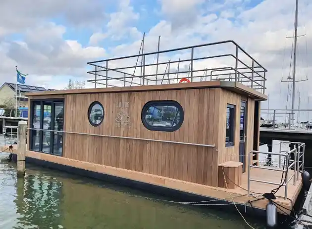houseboat maintenance costs