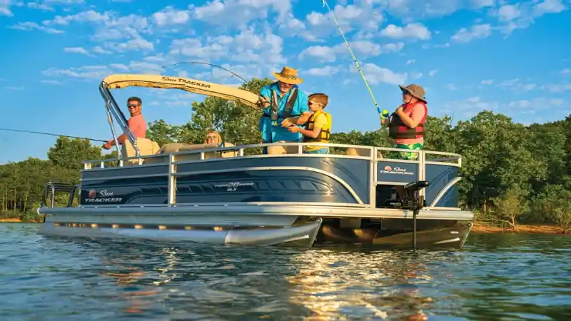 How Many People Can Fit On A Pontoon Boat